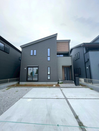 熊谷市万平町、新築一戸建ての外観画像です