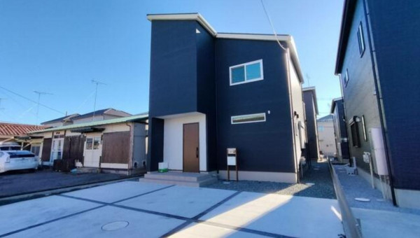 熊谷市久下、中古一戸建ての外観画像です