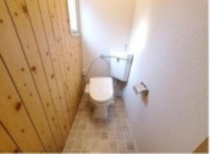 熊谷市妻沼、中古一戸建てのトイレ画像です