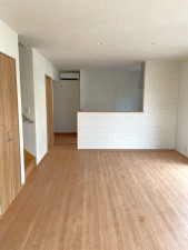 熊谷市久下、中古一戸建ての居間画像です