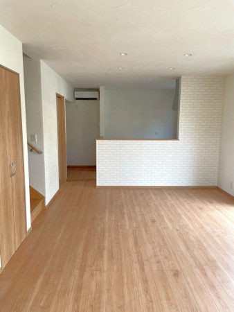 熊谷市久下、中古一戸建ての居間画像です
