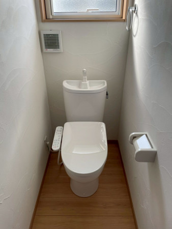 熊谷市久下、中古一戸建てのトイレ画像です