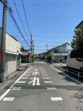 熊谷市肥塚、新築一戸建ての前面道路を含む現地写真画像です