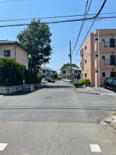 熊谷市肥塚、新築一戸建ての前面道路を含む現地写真画像です