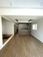 熊谷市赤城町、新築一戸建ての居間画像です