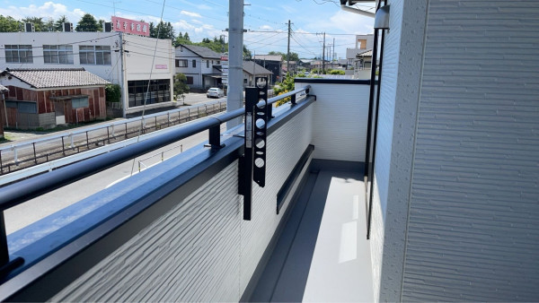 熊谷市赤城町、新築一戸建てのバルコニー画像です