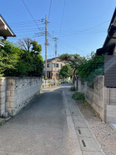 熊谷市箱田、新築一戸建ての前面道路を含む現地写真画像です