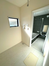 熊谷市箱田、新築一戸建ての洗面画像です
