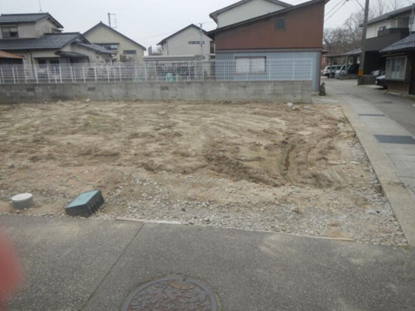 河北郡津幡町字加賀爪、土地の画像です