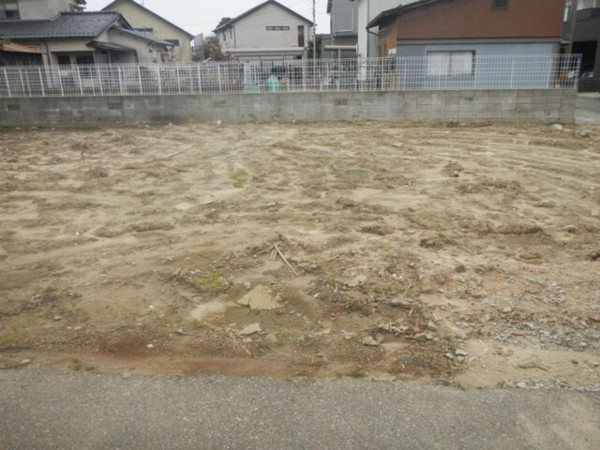 河北郡津幡町字加賀爪、土地の画像です