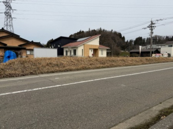 河北郡津幡町字杉瀬、土地の画像です