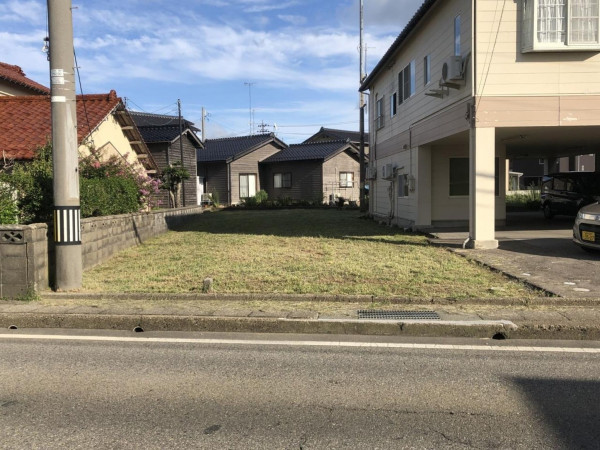 かほく市内高松、土地の画像です