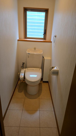 河北郡津幡町字能瀬、中古一戸建てのトイレ画像です