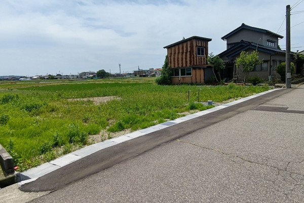 河北郡津幡町字太田、新築一戸建ての外観画像です