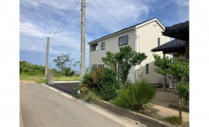かほく市木津、新築一戸建ての前面道路を含む現地写真画像です