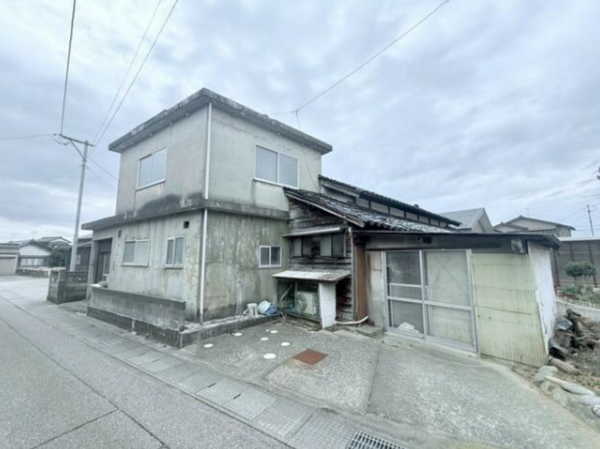 羽咋市羽咋町、中古一戸建ての外観画像です