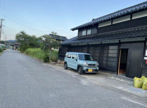 羽咋市大町、中古一戸建ての外観画像です