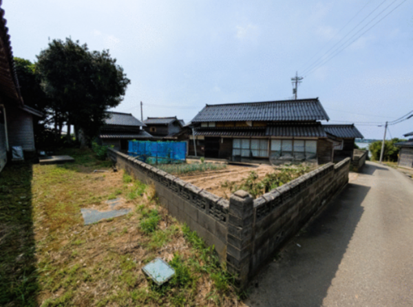 羽咋市柴垣町、中古一戸建ての外観画像です