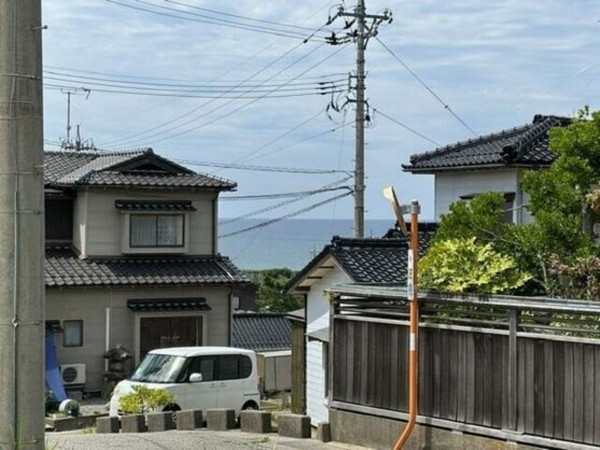 かほく市外日角、土地の画像です