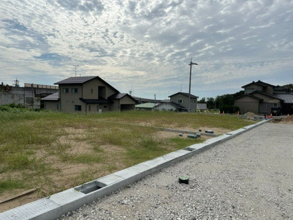 かほく市白尾、土地の画像です