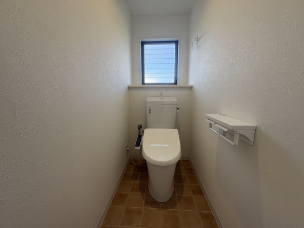 河北郡津幡町字能瀬、中古一戸建てのトイレ画像です
