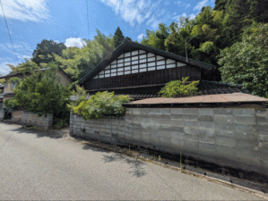 羽咋市鹿島路町、中古一戸建ての外観画像です