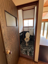 金沢市城南、中古一戸建てのトイレ画像です