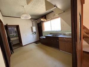 金沢市城南、中古一戸建てのキッチン画像です