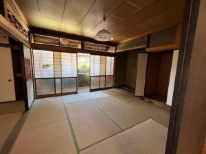 金沢市城南、中古一戸建ての居間画像です