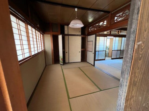 金沢市城南、中古一戸建ての居間画像です