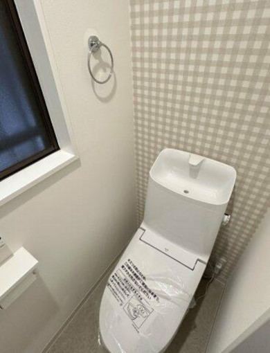 金沢市横川、中古一戸建てのトイレ画像です