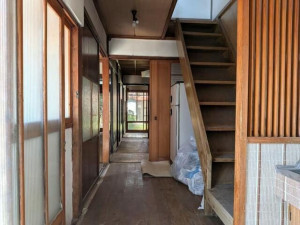金沢市本多町、中古一戸建ての玄関画像です