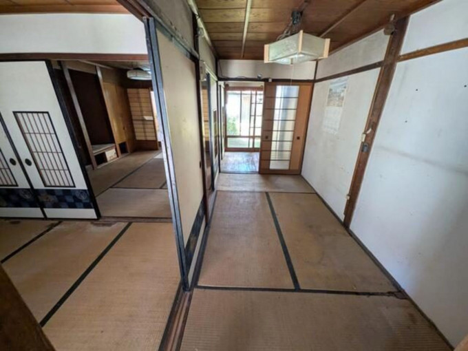 金沢市本多町、中古一戸建ての居間画像です