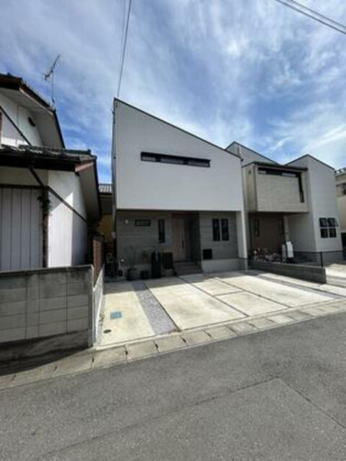 高崎市上中居町、中古一戸建ての画像です