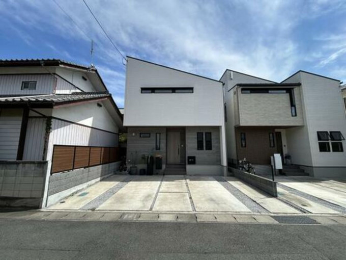 高崎市上中居町、中古一戸建ての画像です