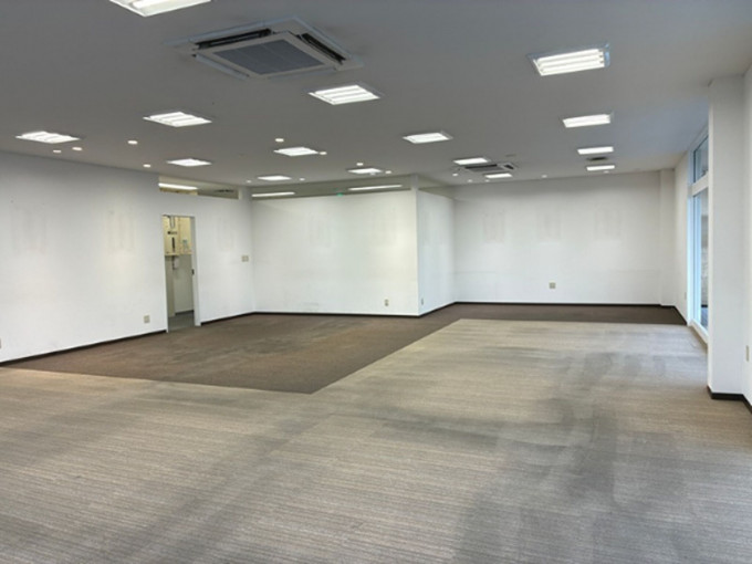 高崎市上豊岡町、収益物件/店舗の画像です