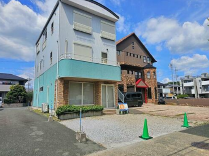 豊橋市忠興、収益物件/店舗付住宅の画像です