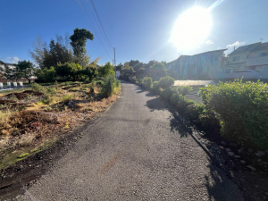 相模原市中央区田名、土地の前面道路を含む現地写真画像です