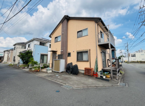 相模原市中央区田名、中古一戸建ての前面道路を含む現地写真画像です