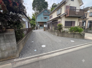 相模原市中央区水郷田名、中古一戸建ての駐車場画像です