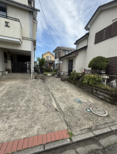 相模原市中央区上溝、中古一戸建ての駐車場画像です