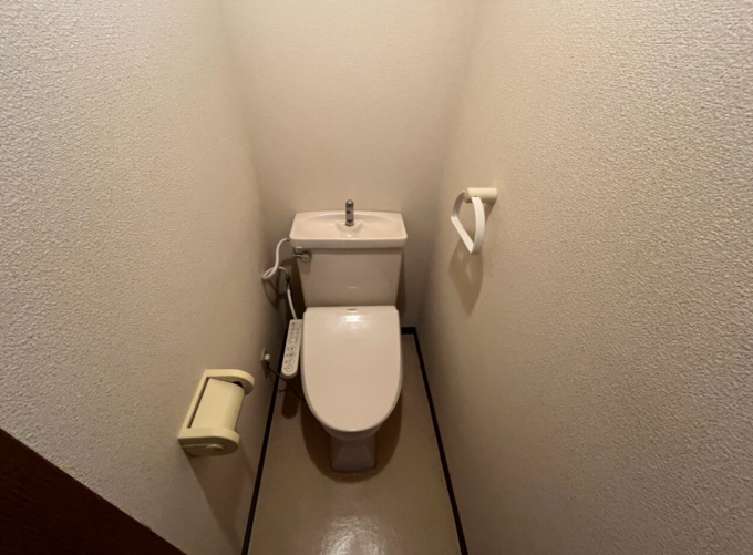 相模原市中央区水郷田名、中古マンションのトイレ画像です