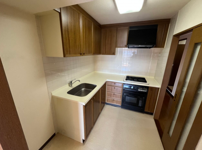相模原市中央区水郷田名、中古マンションのキッチン画像です