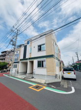 相模原市中央区淵野辺、中古一戸建ての前面道路を含む現地写真画像です