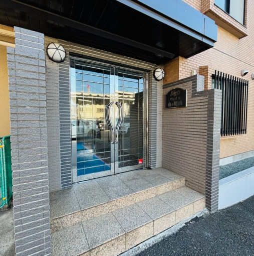 横浜市都筑区川和町、中古マンションの外観画像です