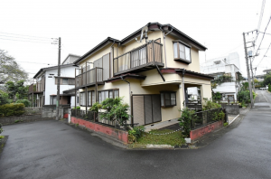 相模原市緑区向原、中古一戸建ての前面道路を含む現地写真画像です
