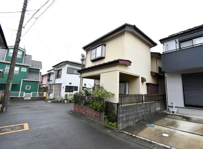 相模原市緑区向原、中古一戸建ての前面道路を含む現地写真画像です