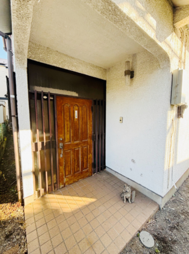 相模原市中央区田名、中古一戸建ての玄関画像です