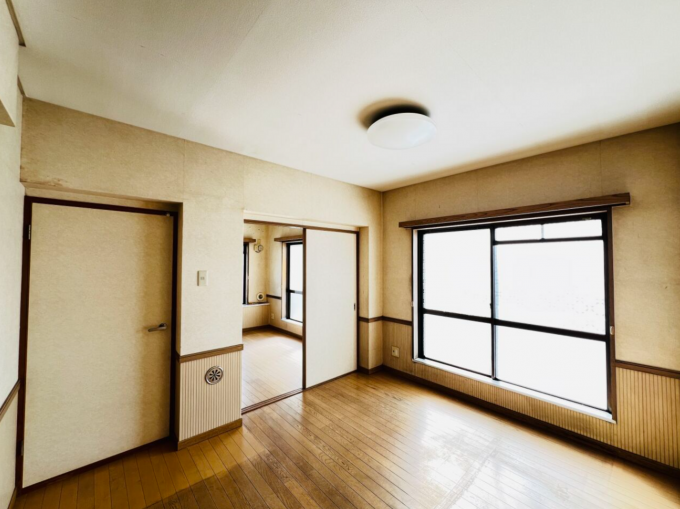 相模原市中央区星が丘、中古マンションの居間画像です