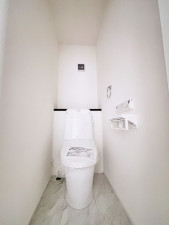 相模原市中央区東淵野辺、新築一戸建てのトイレ画像です